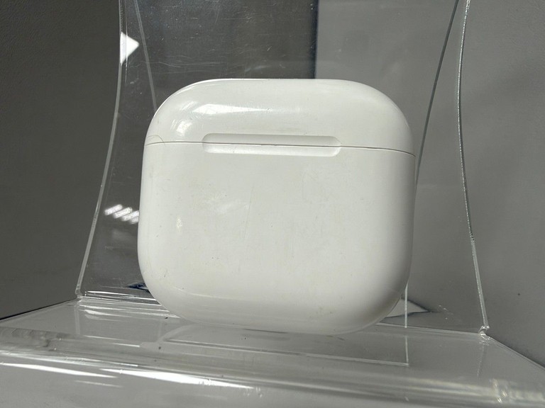 Купити Apple airpods 4 with active noise cancellation Б/У