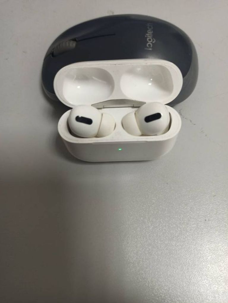 Оголошення Apple airpods pro a2190,a2084+a2083 2019г Б/У
