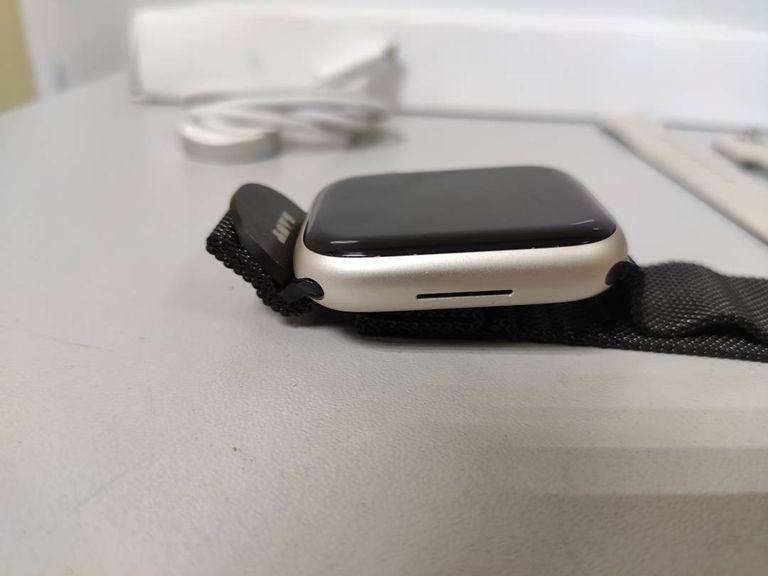 Apple watch series 9 gps 45mm aluminum case w. s. loop