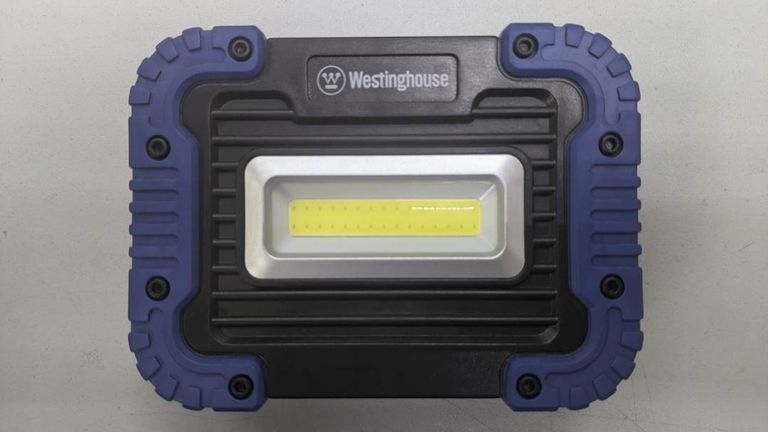 Westinghouse 8W COB LED WF56 + 4 x AA/LR6