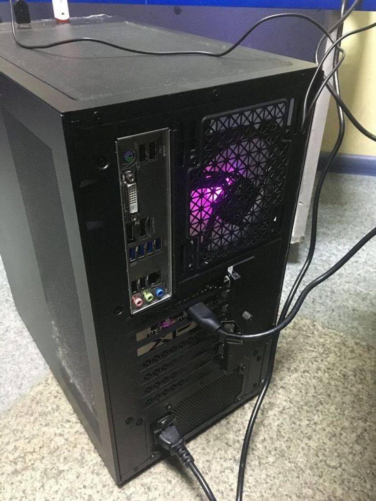 Дешиво Пк amd ryzen 5 5600/ram 32 gb/hdd відсутній/ssd 1000 gb/amd/ ati radeon rx 6600 xt 8gb gddr6 128bit с ломбарда