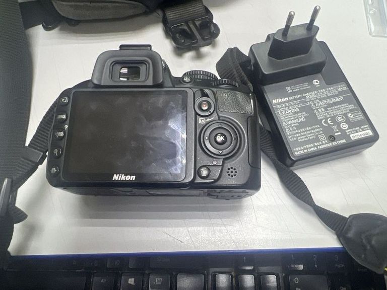 Дешиво Nikon D3100 body с ломбарда