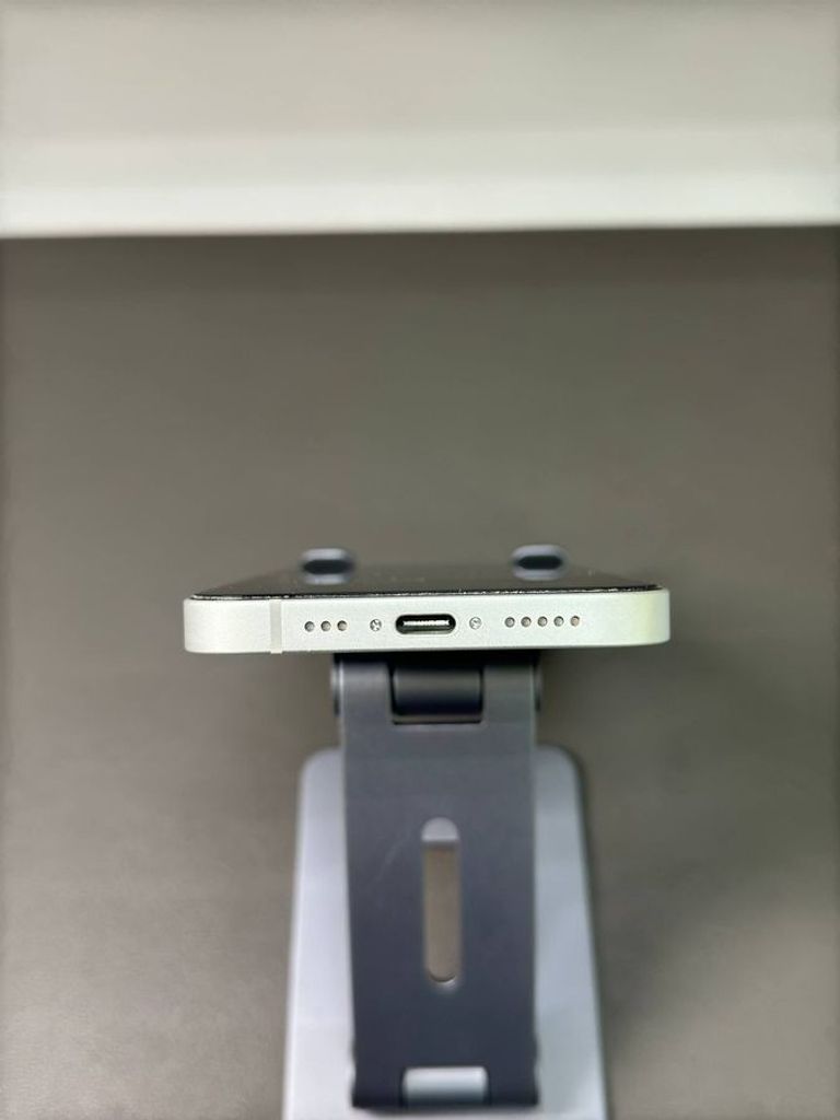 Apple iPhone 16e 128GB Black Код:01-200563324. Зображення 11