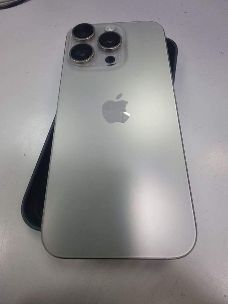 Оголошення Apple iphone 15 pro 128gb Б/У