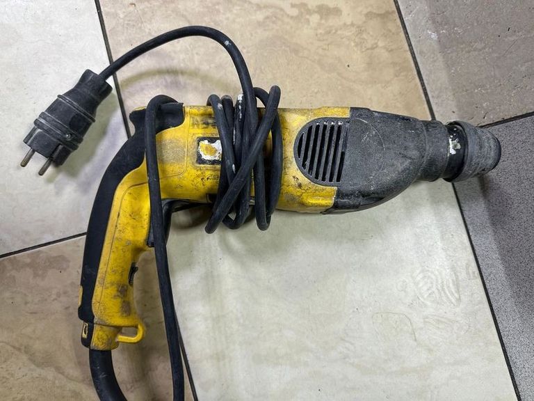 Дешево Dewalt d25103qs з ломбарду