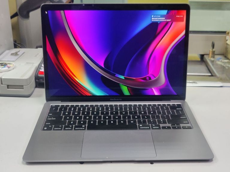 Купить Apple MacBook Air 13'' Late 2020 Б/У