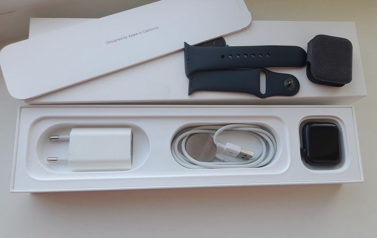 Купити Смарт-часы Apple Watch SE GPS 40mm  Б/У