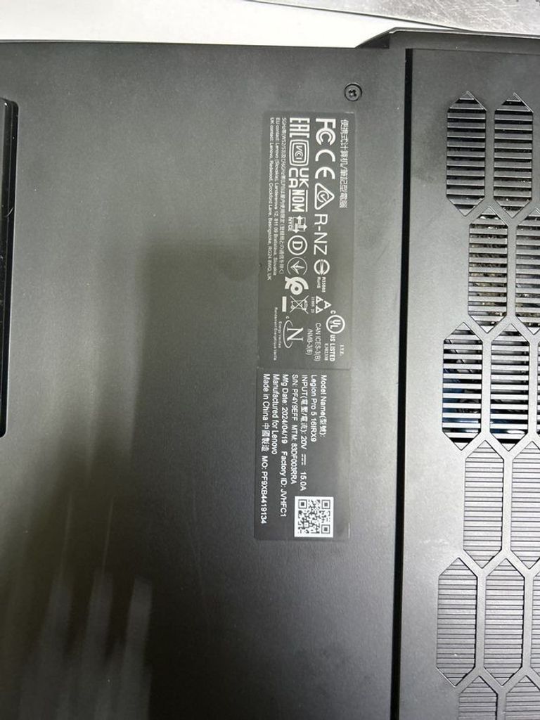 Дешиво Lenovo 16/core i7-14700hx ddr5/8gb ddr5/hdd *відсутній/ssd 1000 gb/geforce rtx4070 8gb с ломбарда