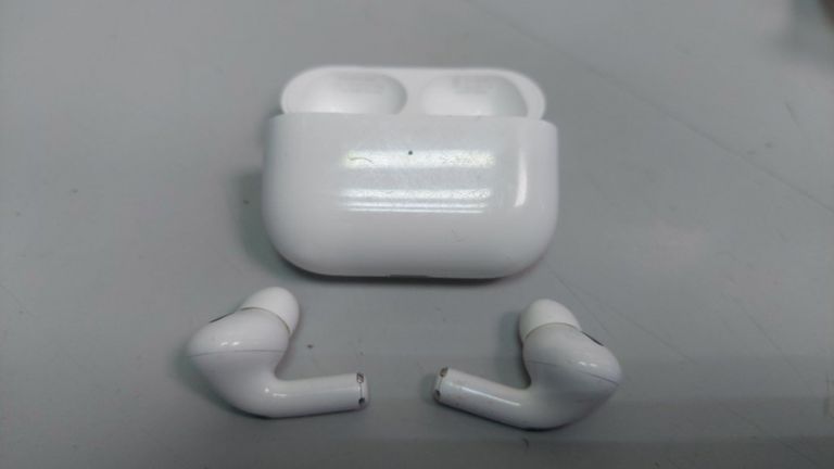 Купить Apple airpods pro 2nd generation with magsafe charging case usb-c Б/У