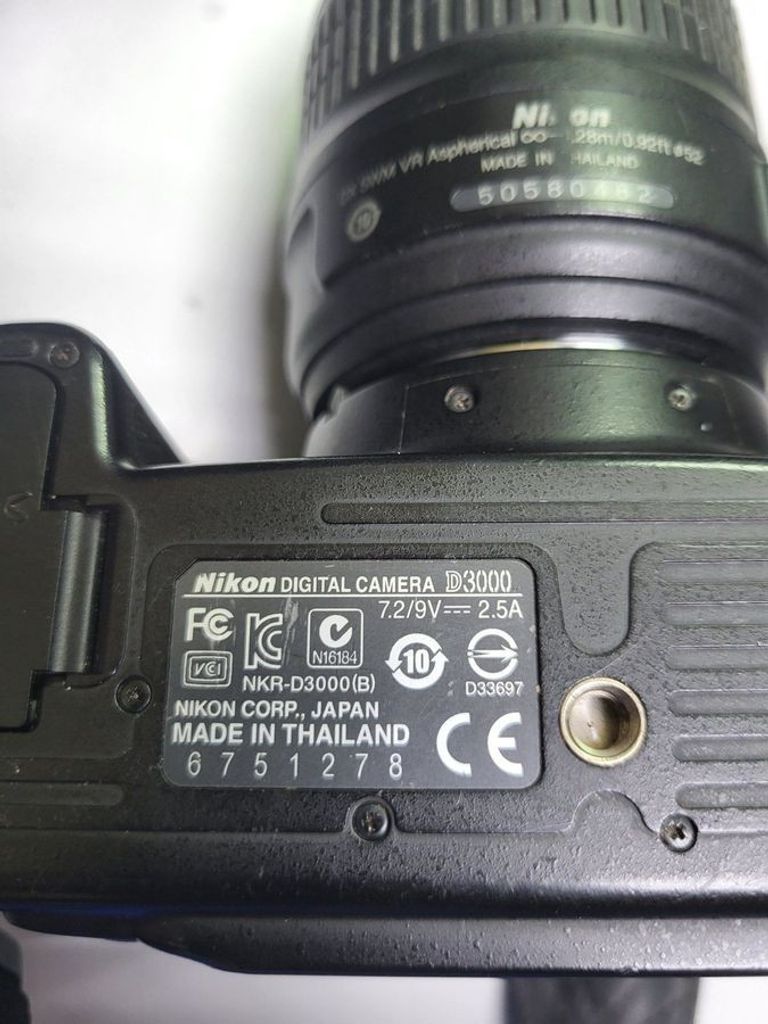 Купити Nikon d50 nikon nikkor af-s 18-55mm 1:3.5-5.6g vr dx swm aspherical Б/У