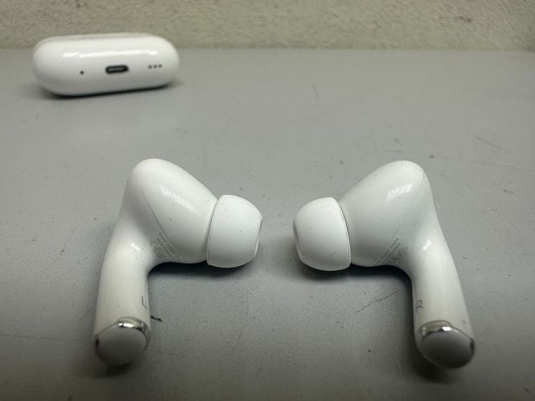 Apple airpods pro 2nd generation with magsafe charging case usb-c Код:01-200778586. Изображение 9