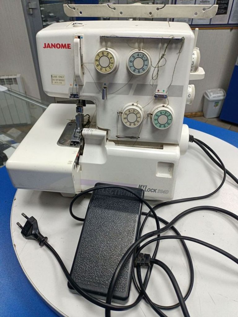 Купити Janome My Lock 204D Б/У