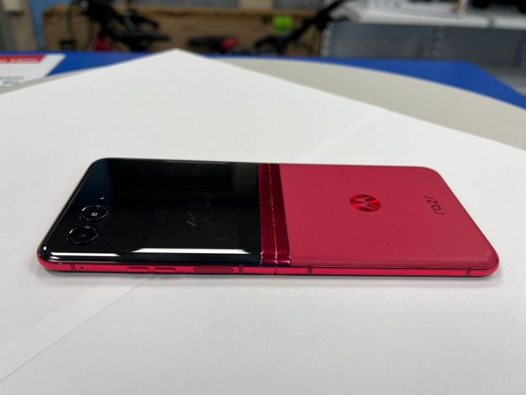 Motorola Razr Plus 2023 8/256GB Infinite Black (PAX60000) Код:01-200789765. Изображение 7
