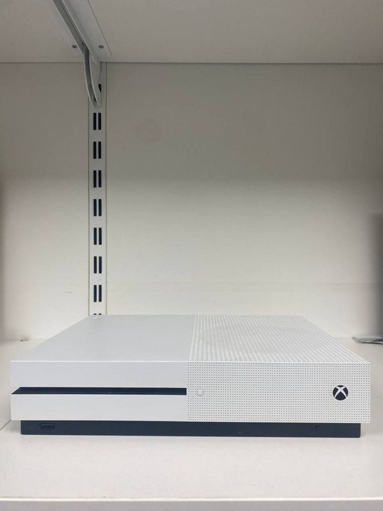 Объявление Microsoft Xbox One S 1TB Б/У
