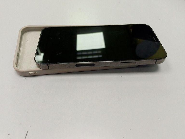 Дешево Apple iPhone 12 Pro 256GB Pacific Blue (MGMT3/MGLW3) з ломбарду