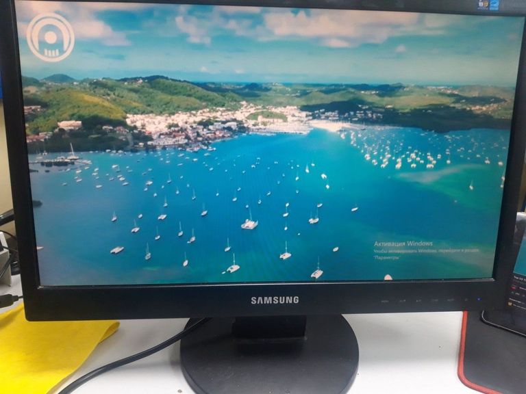 Купити Samsung 2243bw Б/У