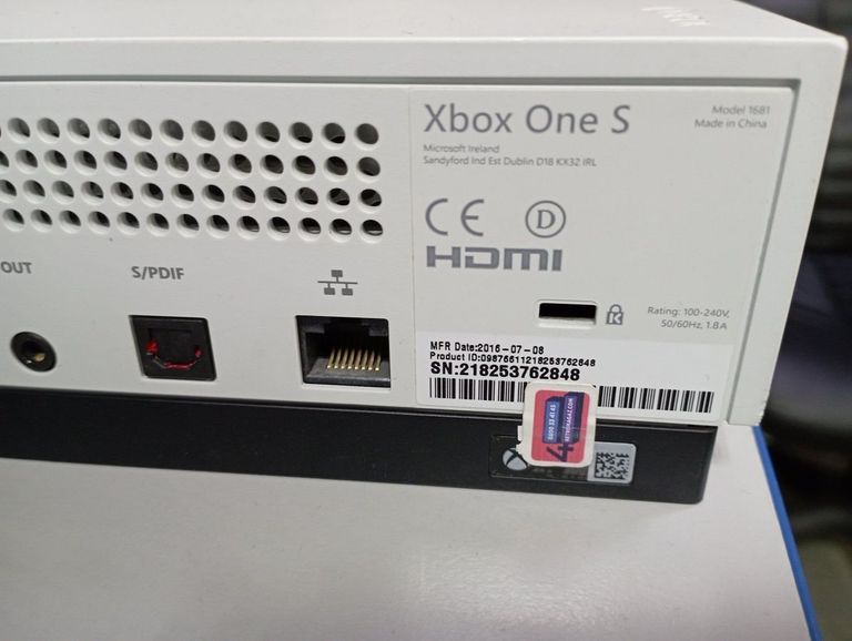 Дешиво Microsoft Xbox One S 500GB с ломбарда