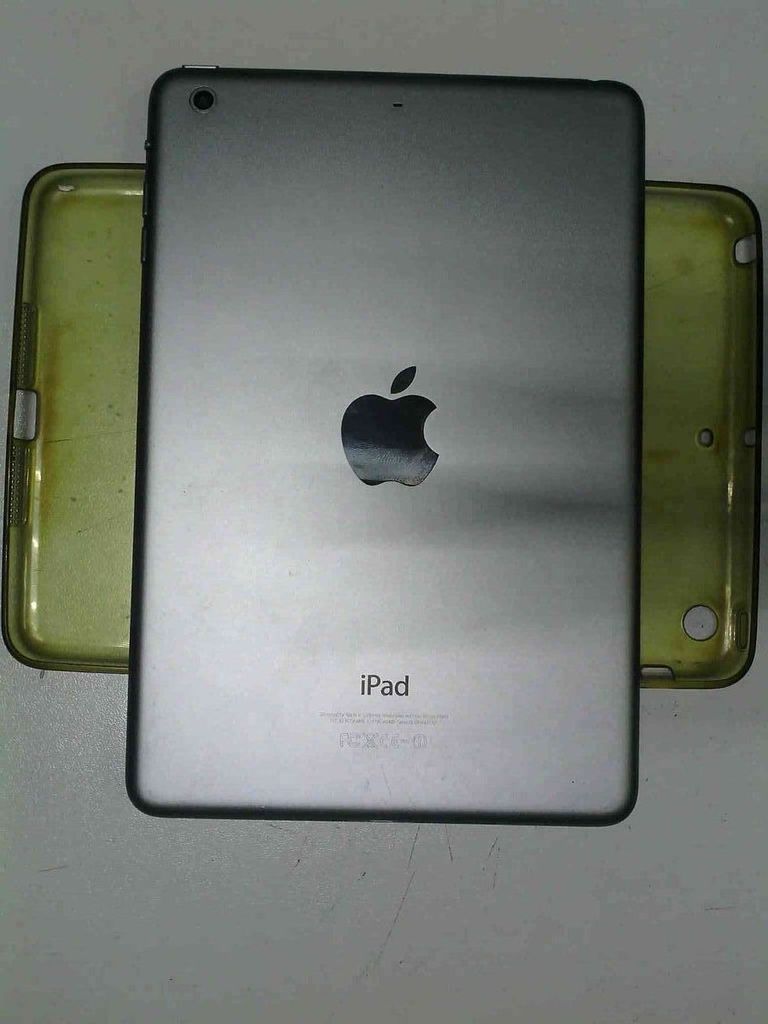 Дешево Apple ipad mini 2 wifi 16gb з ломбарду