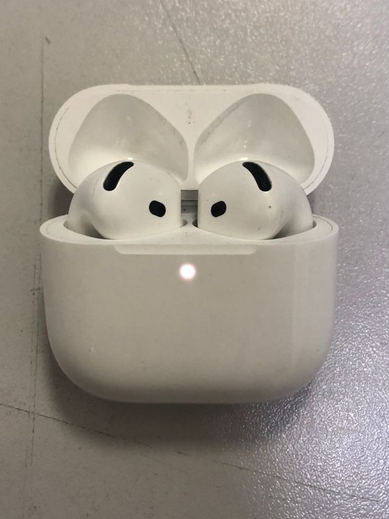 Розпродаж Apple airpods 4 with active noise cancellation, продавець Техноскарб