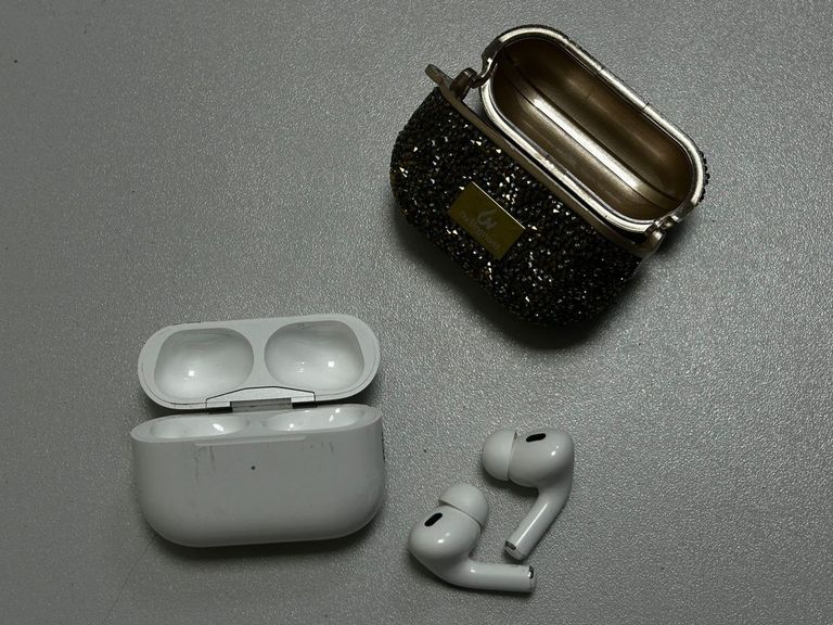 Купити Apple airpods pro 2nd generation magsafe Б/У