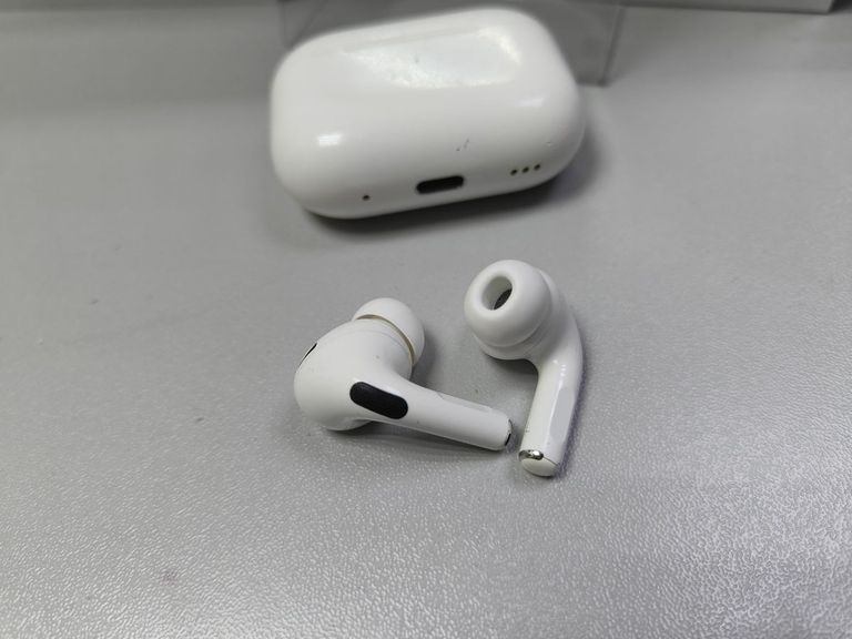 Apple airpods pro 2nd generation with magsafe charging case usb-c Код:01-200882208. Изображение 5