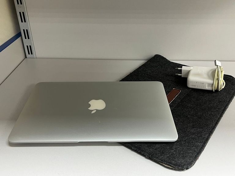 Объявление Apple macbook air a1465 11.6" core-i5 1,7ghz/ram 4gb/ssd 64gb/intel hd graphics 4000 Б/У