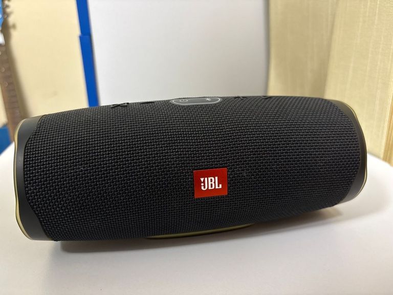 Оголошення Jbl charge 4 Б/У