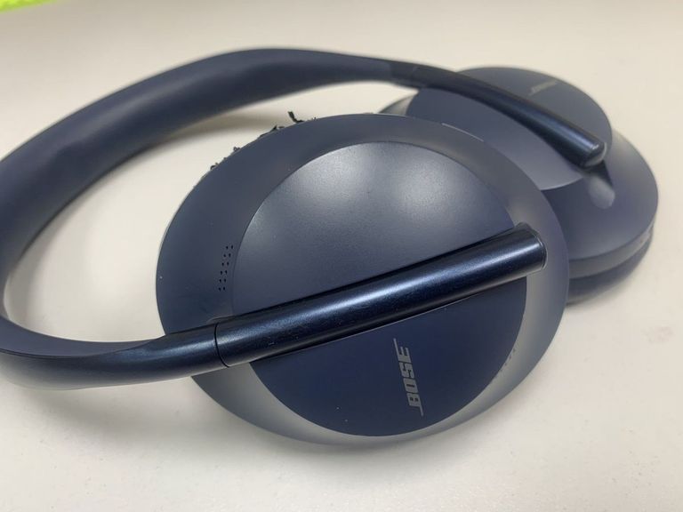 Дешево Bose noise cancelling headphones 700 з ломбарду