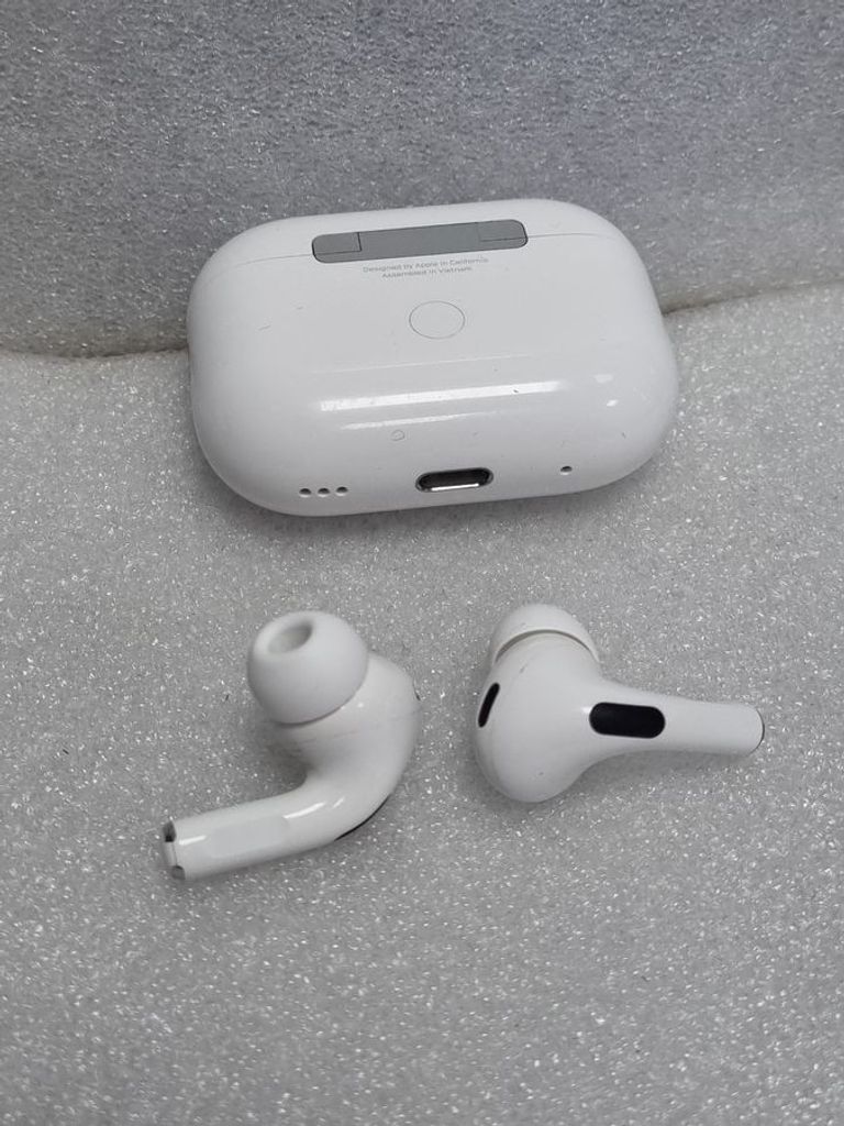 Дешиво Apple airpods pro 2nd generation with magsafe charging case usb-c с ломбарда