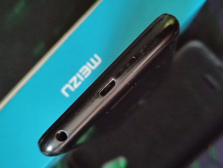 Дешево Meizu C9 Pro 3/32GB Black з ломбарду