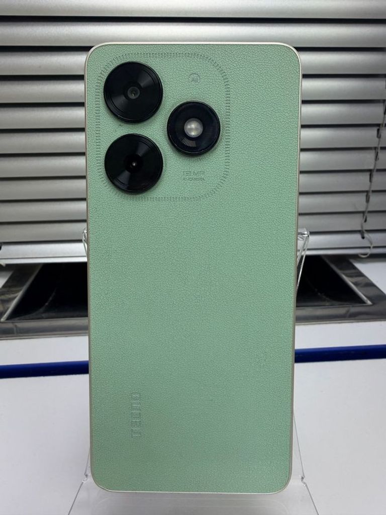 Дешиво Tecno spark go 2024 3/64gb с ломбарда