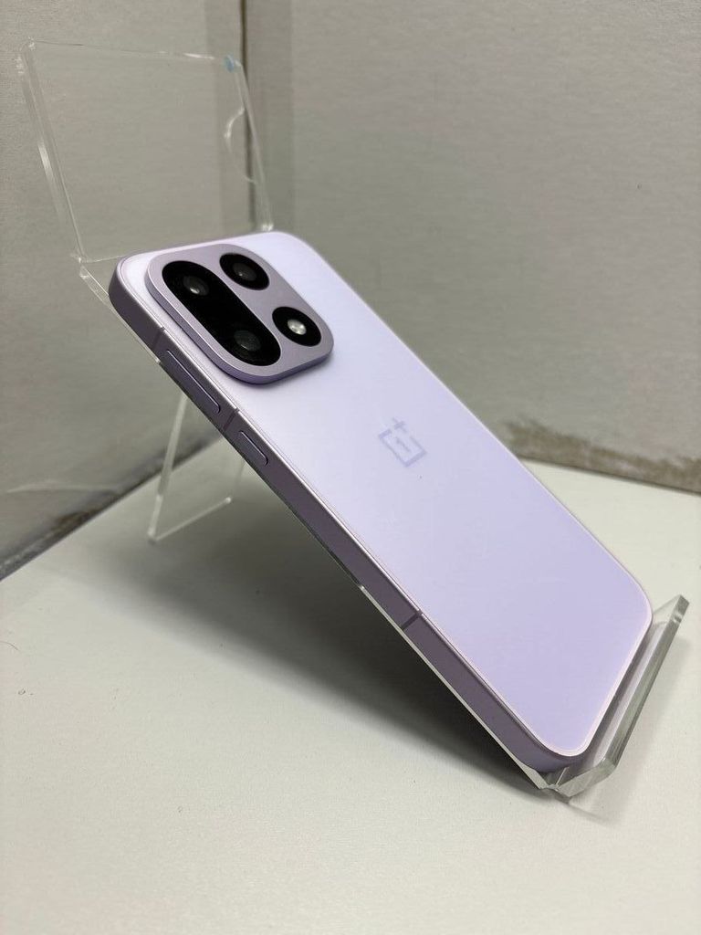 Дешево Oneplus 15 16/512GB Purple з ломбарду