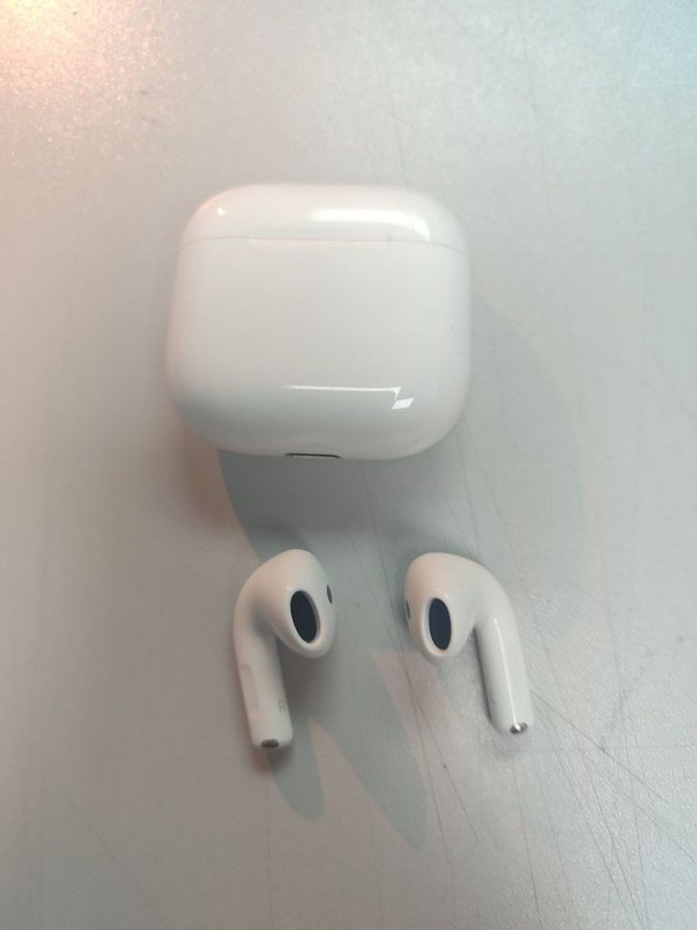 Оголошення Apple airpods 4 Б/У