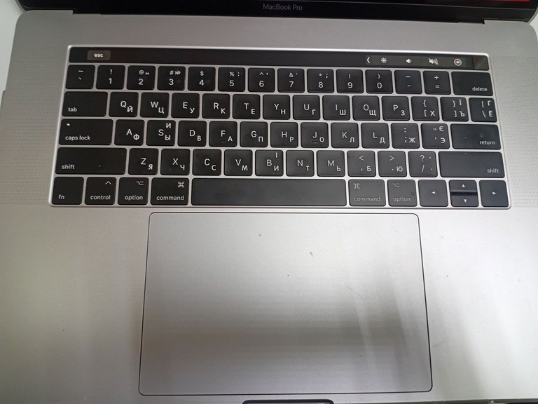 Оголошення Apple macbook pro a1707/15.4/core i7 2,8ghz/ram16gb/ssd256gb/amd radeon pro555 2gb Б/У