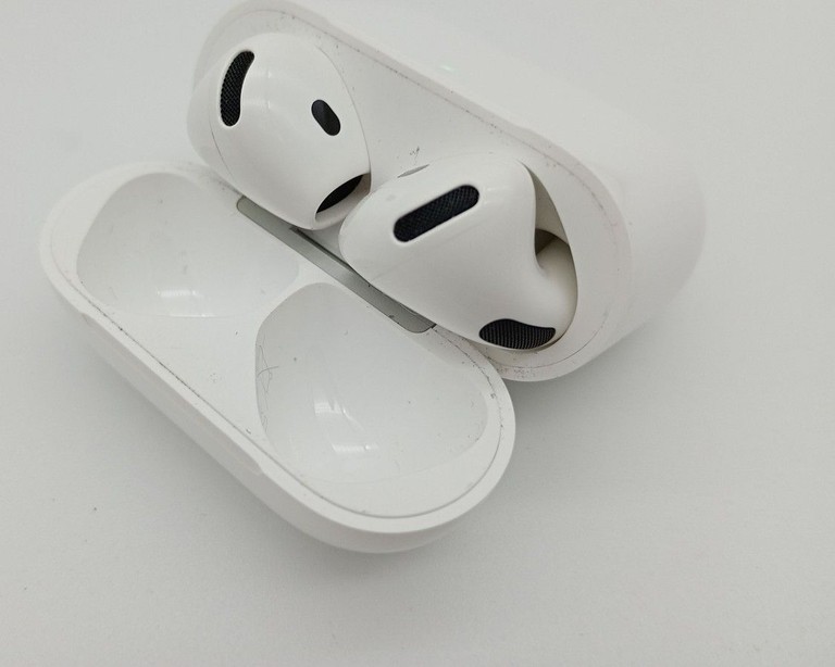 Оголошення Apple airpods 4 with active noise cancellation Б/У