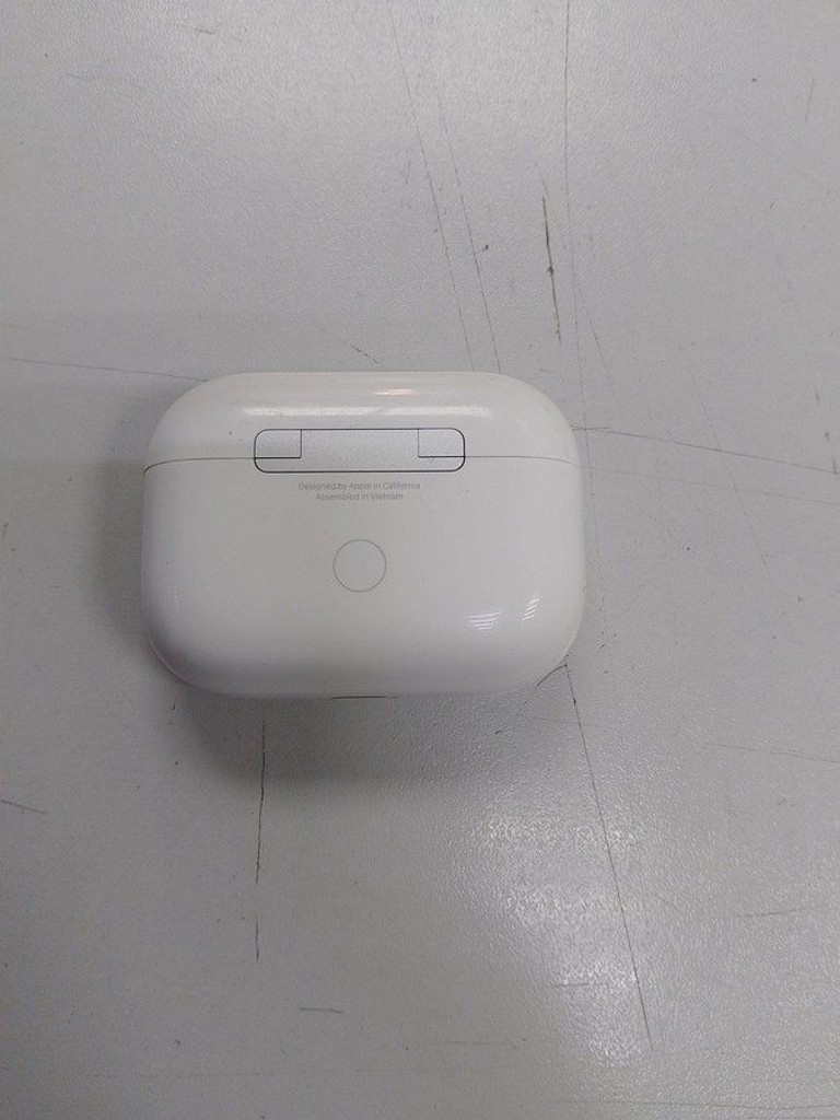 Купити Apple airpods pro 2nd generation with magsafe charging case usb-c Б/У