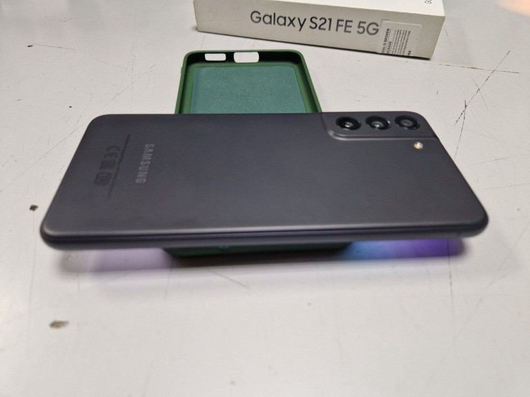 Дешево Samsung galaxy s21 fe 5g 6/128gb sm-g990b2 з ломбарду