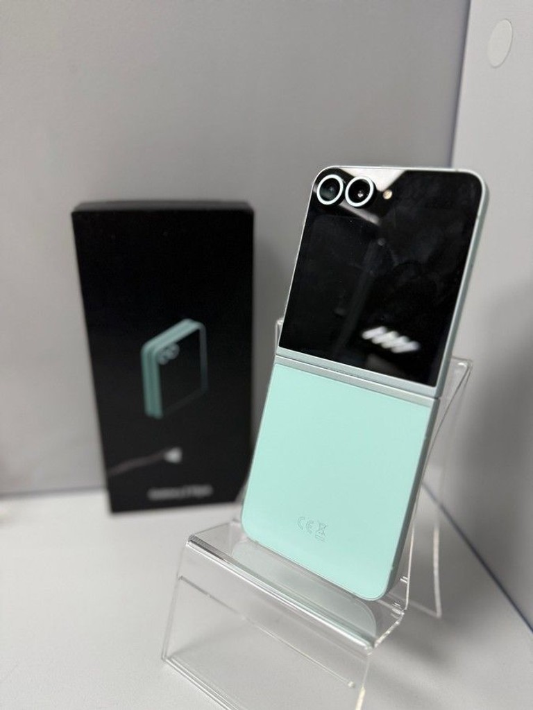 Дешево Samsung galaxy flip6 12/512gb з ломбарду