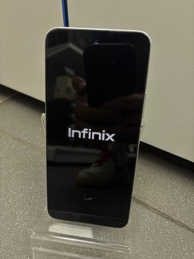 Оголошення Infinix smart 10 4/128gb Б/У
