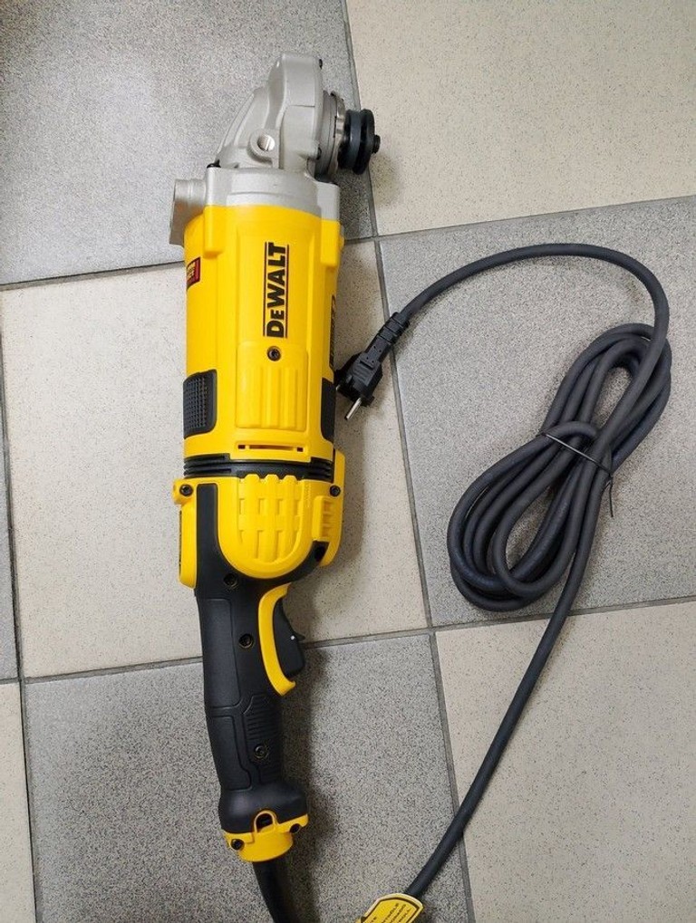 Дешево Dewalt DWE4579 з ломбарду
