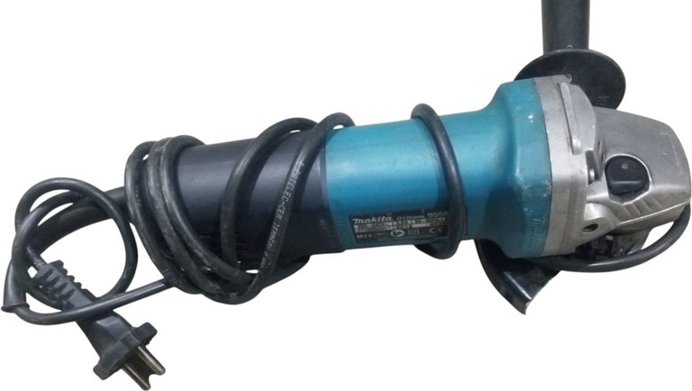 Дешево Makita 9558HN з ломбарду