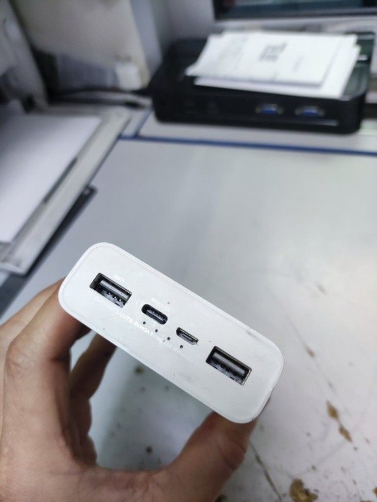 Дешиво Xiaomi mi 20000 mah 22.5w pb2022zm с ломбарда