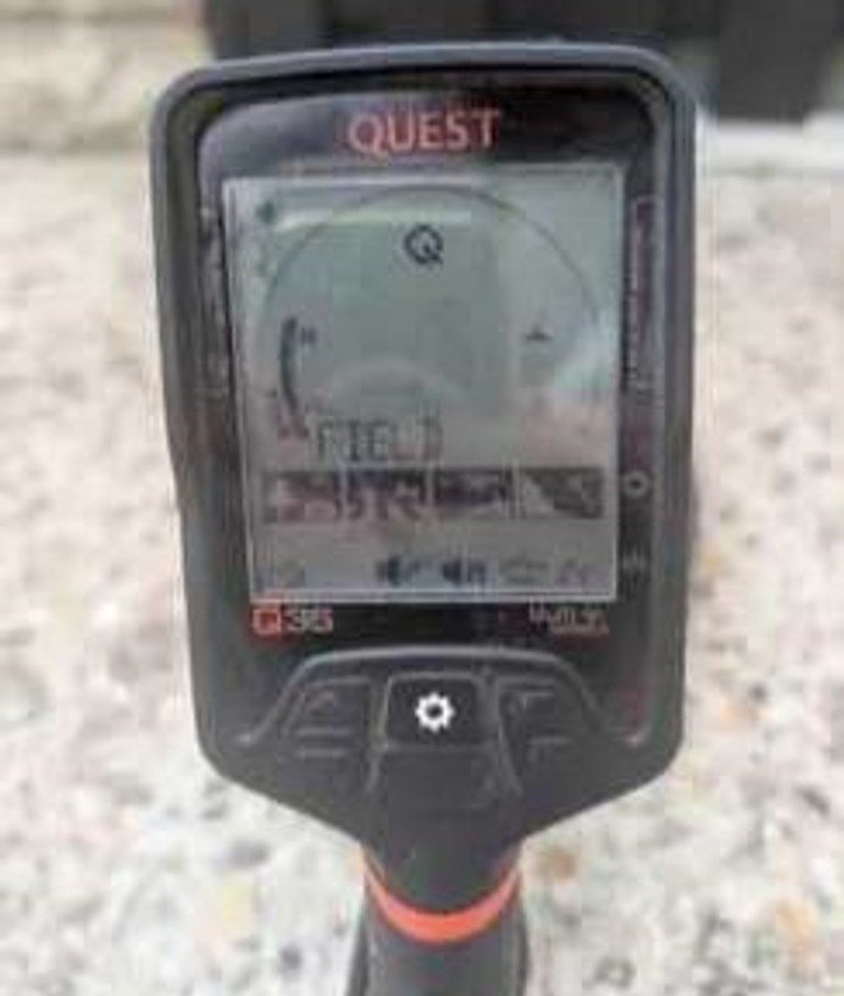 Оголошення Quest Q35 Б/У
