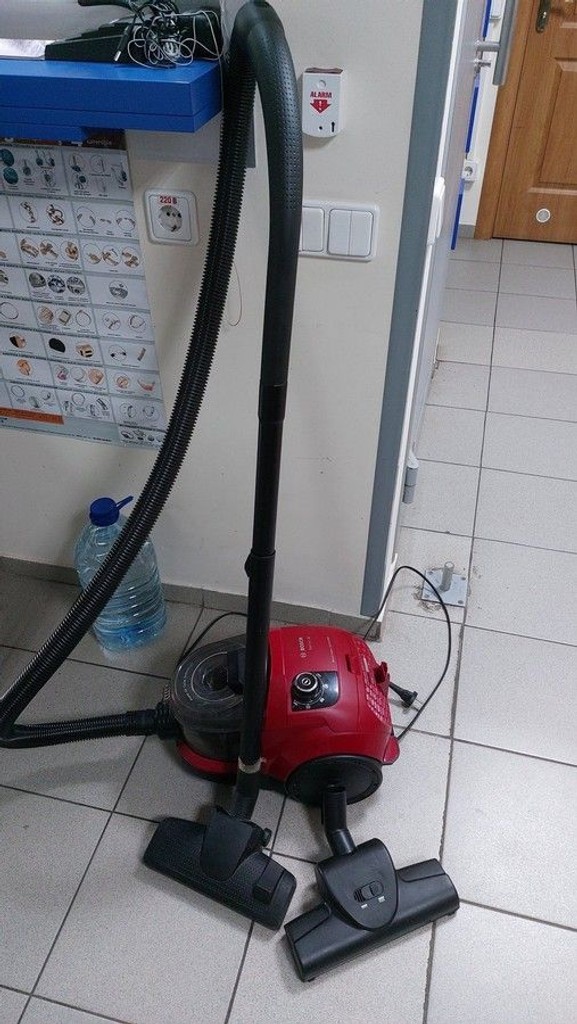 Купити Bosch Serie 4 BGC21X350 Б/У