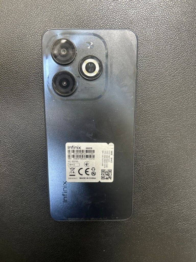 Дешево Infinix smart 8 x6525 4/64gb з ломбарду