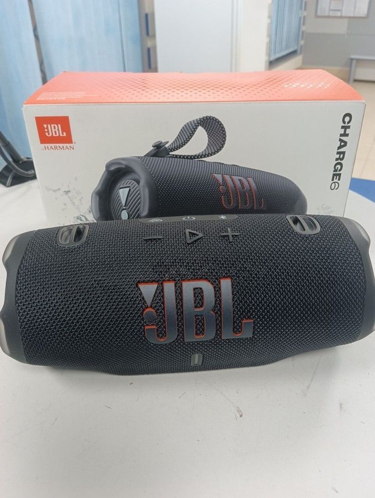 Купить JBL Charge 6 Black Б/У
