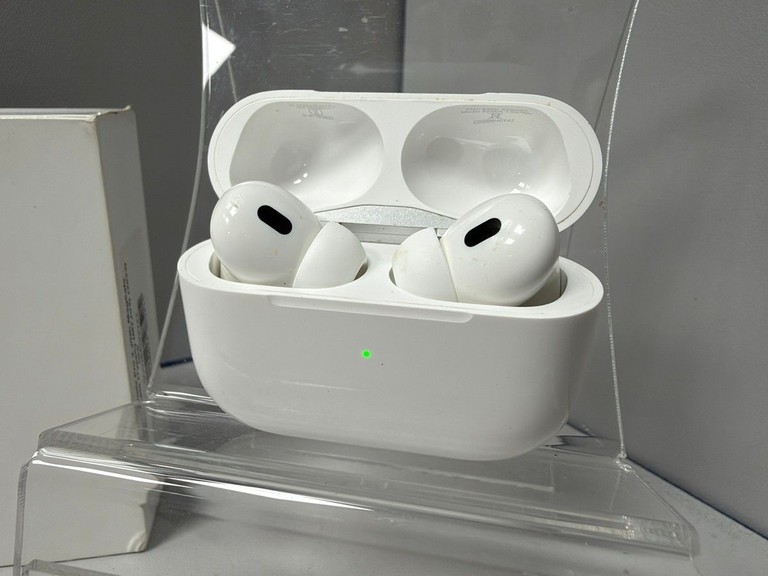 Дешиво Apple airpods pro 2nd generation with magsafe charging case usb-c с ломбарда
