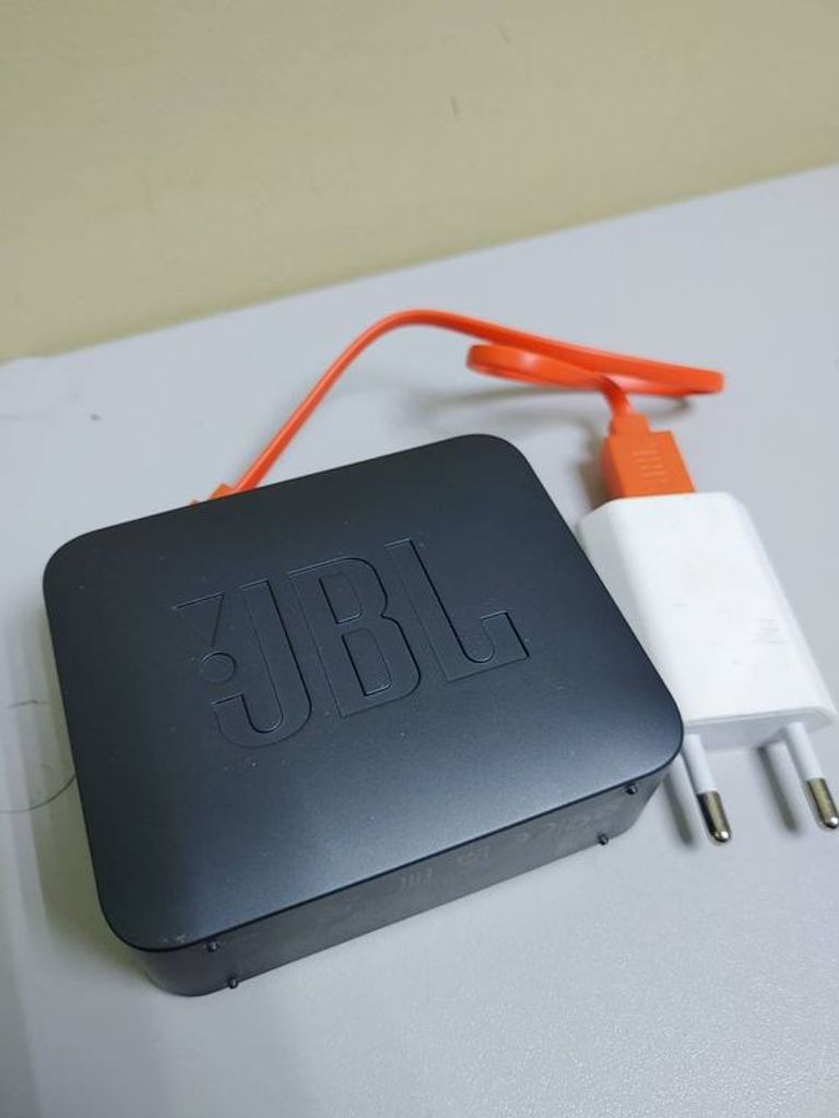 Оголошення Jbl go essential Б/У