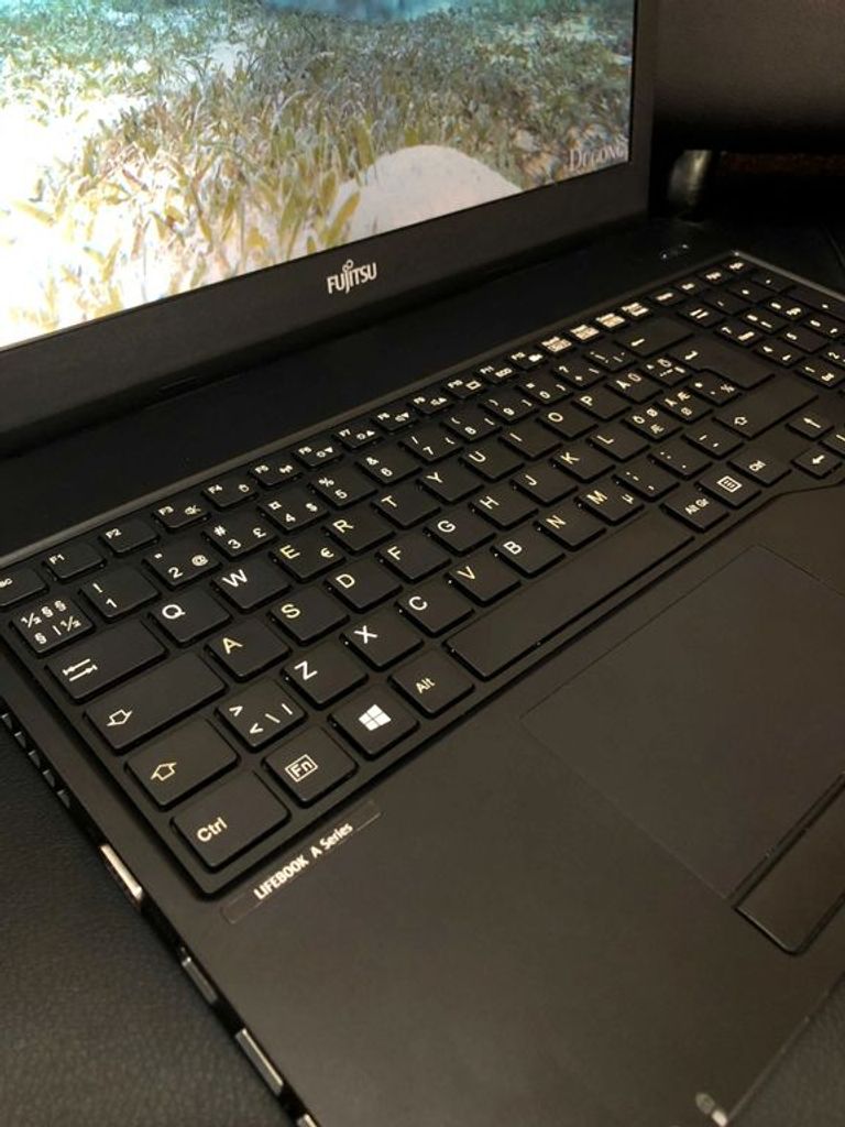 Fujitsu LifeBook A555/15.6"HD/i3-5/8GB/256GB/Гарантія/Роздріб