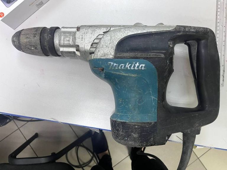 Makita HR4002